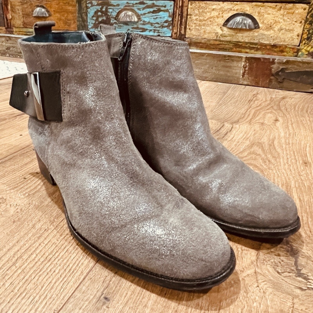 Davos Gomma Boots Booties Metallic Gray Buckle Zip Up Side Women's 38 / 8